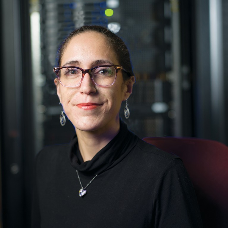 Portrait photo of Lynn Kamerlin.