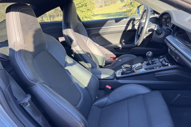 2022 Porsche 911 GT3 Touring 6-Speed