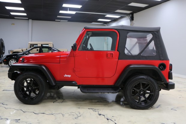 No Reserve: 2001 Jeep Wrangler SE 5-Speed